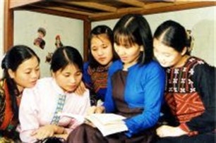 Education essential for human resource in ethnic and mountainous area - ảnh 1
